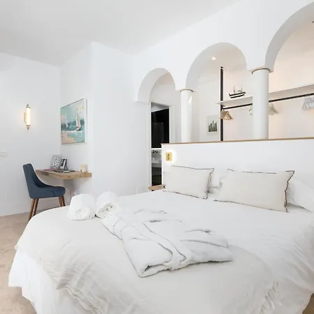 Laura Quietude, Heated Pool, Jacuzzi , Sea And Mountain Views Corralejo